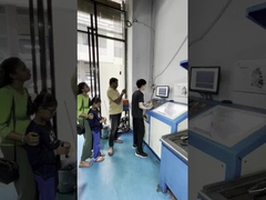 Las familias de Sri Lanka vienen a aprender a cooperar