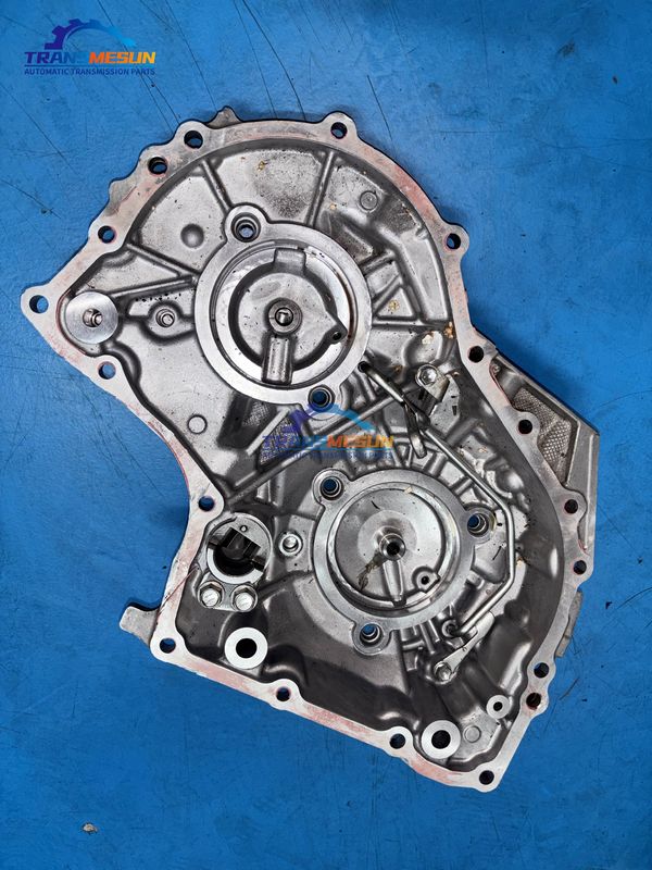 Cubierta trasera de la carcasa de la transmisión CVT K114 con cinco orificios de fijación para la transmisión CVT de 2.0L del modelo Toyota C-HR 2019.